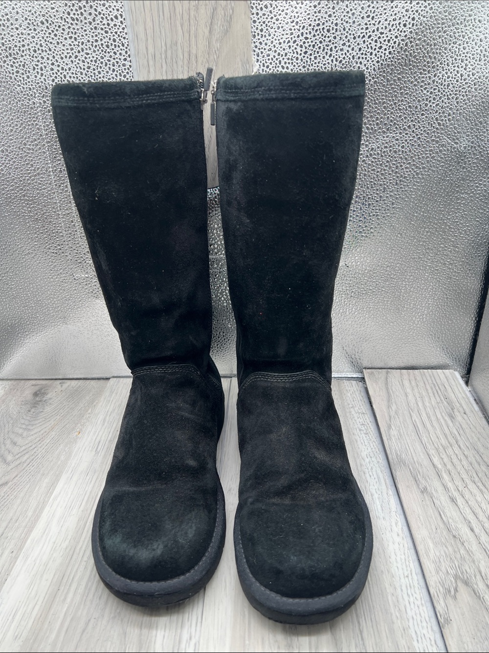 UGG “KENLY" 1890 13” Boots Black Suede Side Zip Shearling Lining Women's sz 7
